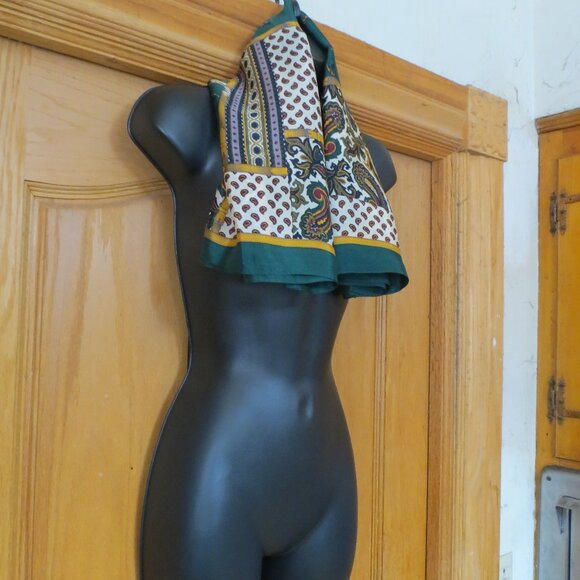 Club 7 Echo scarf - Picture 4 of 15